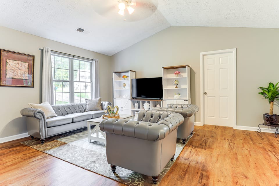 Walk to Dtwn Woodstock: Modern Home w/ Patio! House in Woodstock