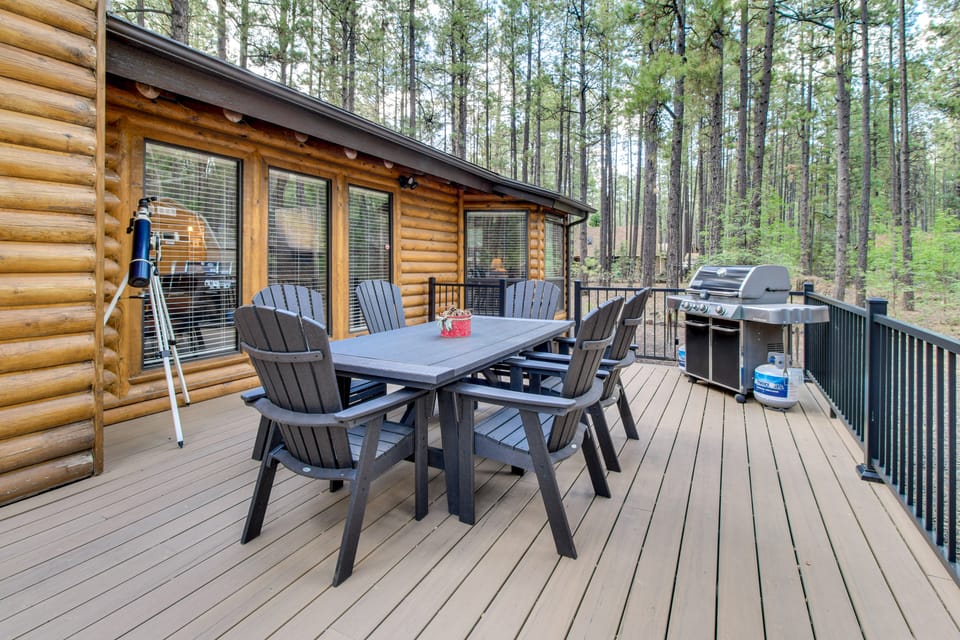 Near Fishing & Hiking: Pinetop Log Cabin w/ Deck! House in Arizona