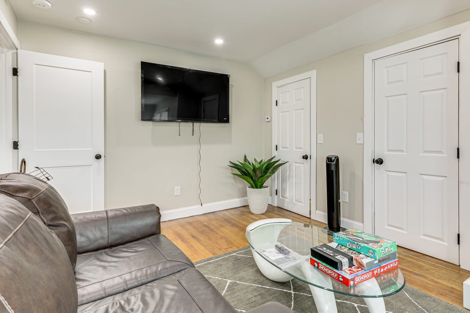Bring Your Pets: Apt in Watchemoket Neighborhood! Apartment in East Providence