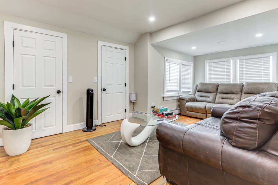 Bring Your Pets: Apt in Watchemoket Neighborhood! Apartment in East Providence