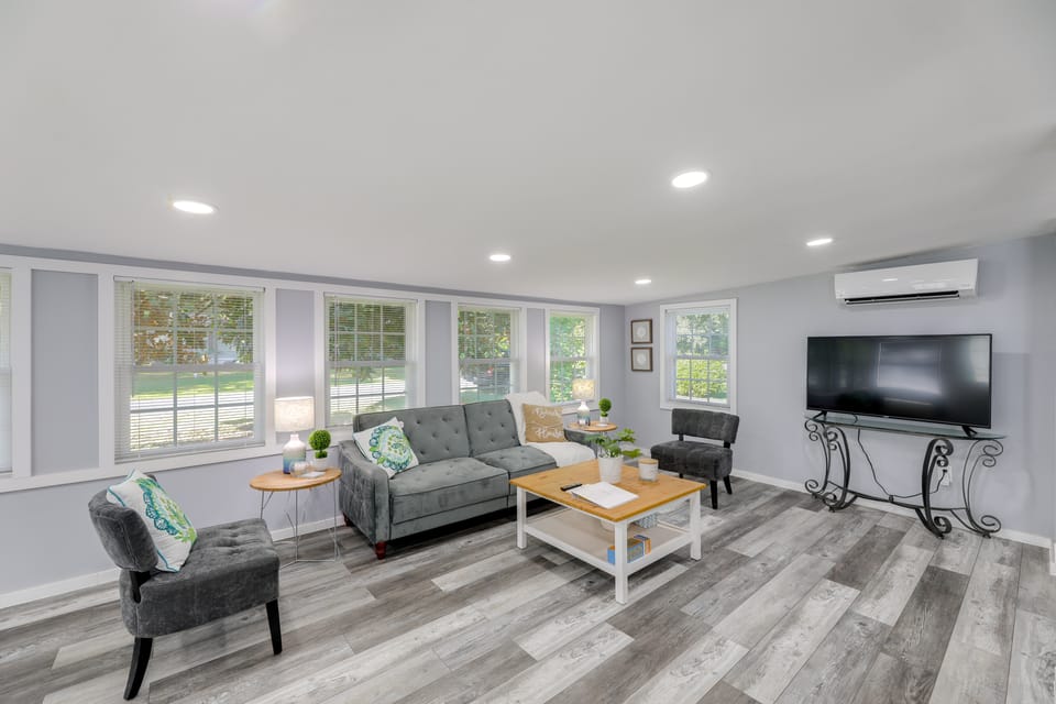 12 Mi to Dtwn Lewes & Beach: Delaware Home w/ Deck House in Sussex County