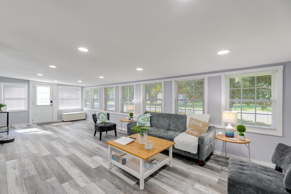 12 Mi to Dtwn Lewes & Beach: Delaware Home w/ Deck House in Sussex County