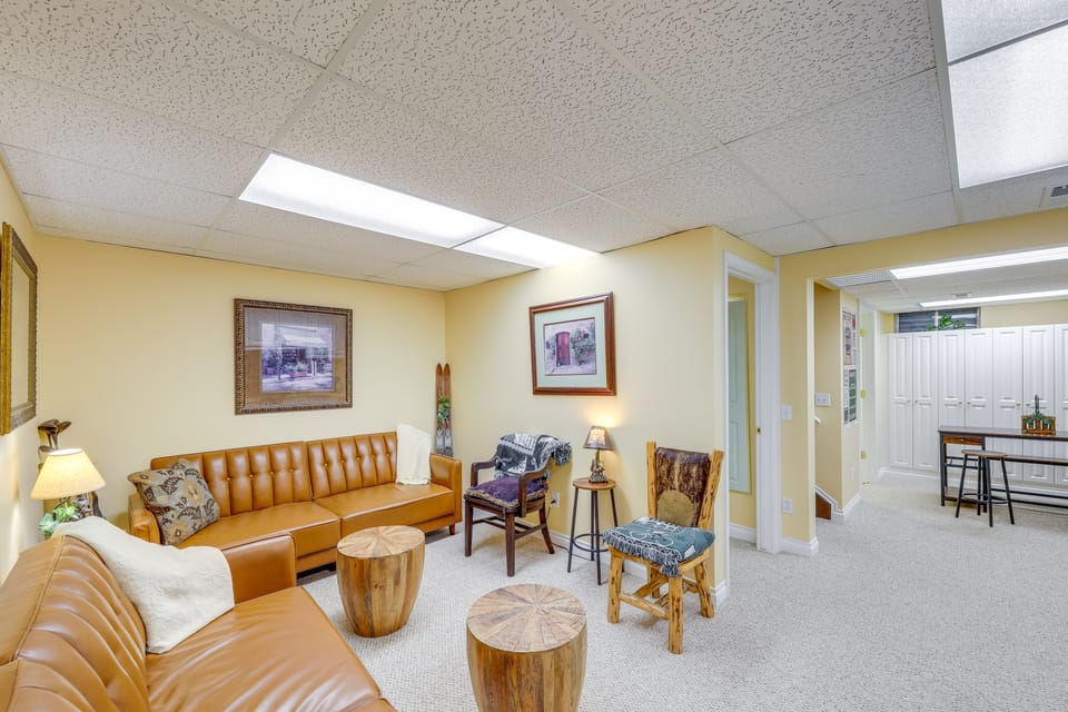 Crystal Lake Retreat Apt: Walk to Happy's Inn! Apartment in Idaho