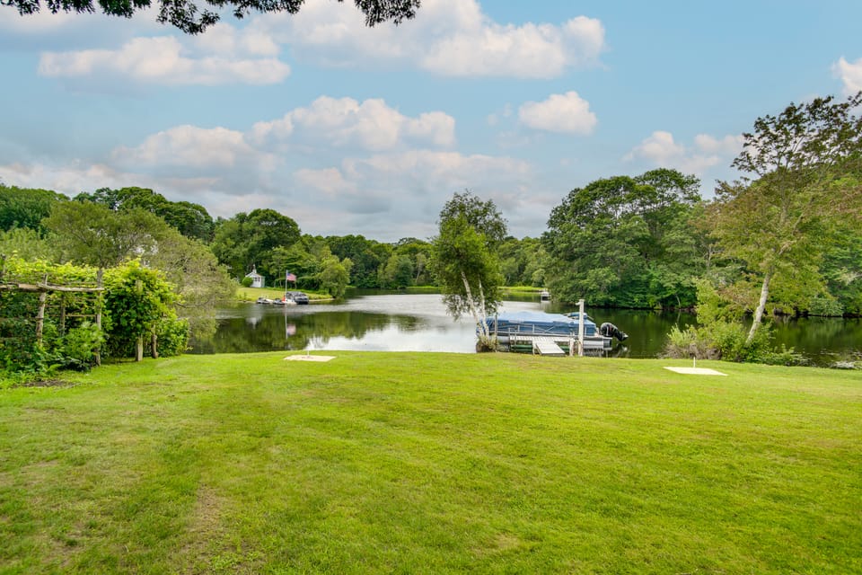 Families Welcome! Mashpee Duplex w/ Water Views House in Mashpee