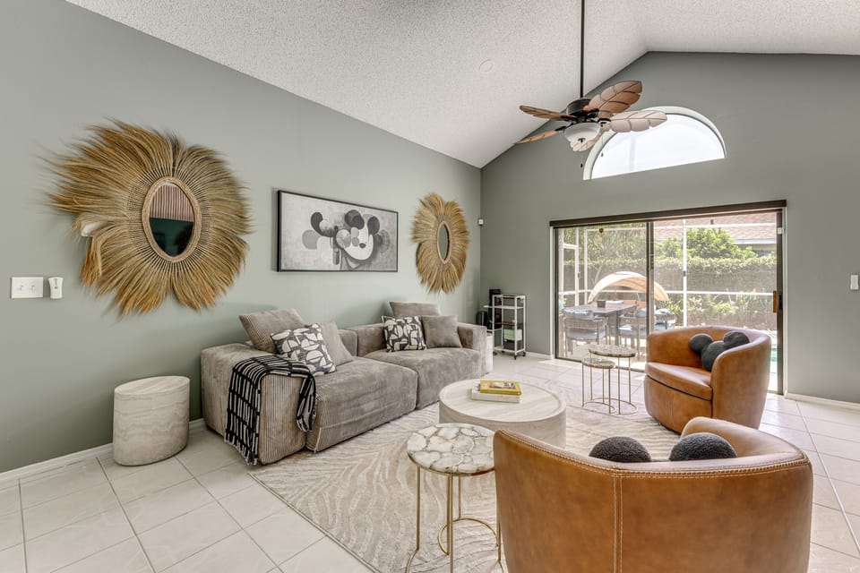 Disney Getaway w/ Private Hot Tub 14 Mi to Parks House in Kissimmee