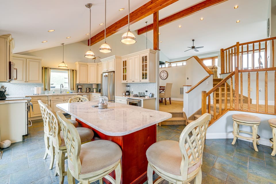 1 Block to Inlet Beach: Brigantine Family Home House in Brigantine