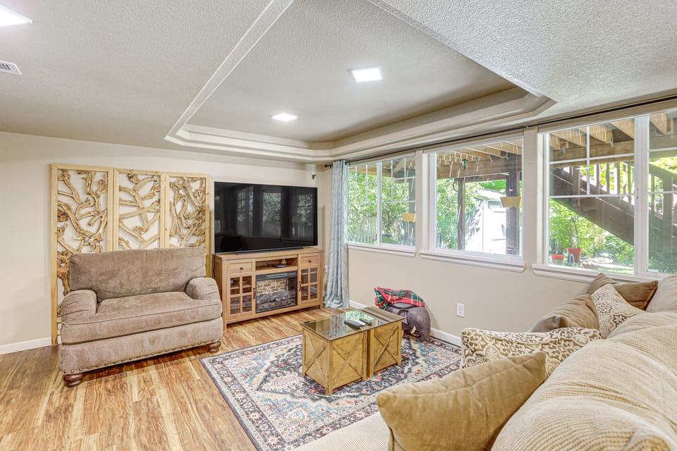 6 Mi to Aurora Reservoir: Apt w/ Patio! Apartment in Aurora