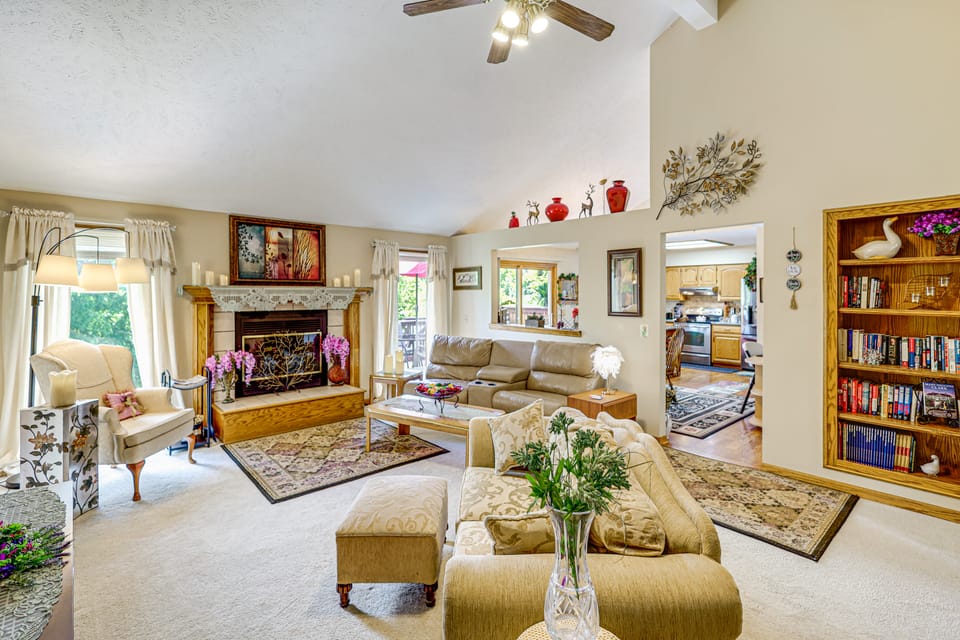 5 Mi to Platte River: Inviting Bellevue Rental Apartment in Iowa