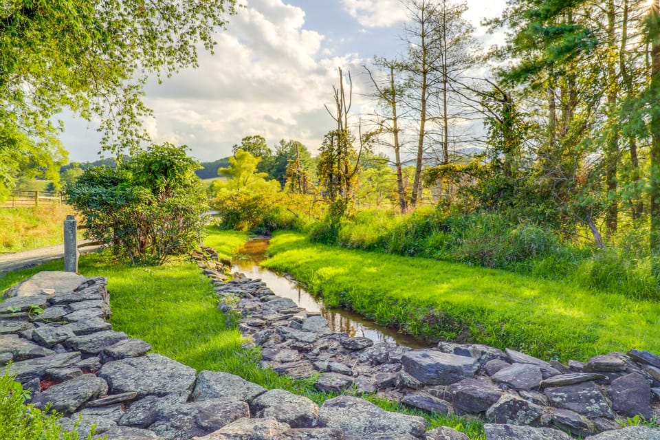 Mountain Views! New 4 BD Jefferson Luxe Home House in North Carolina