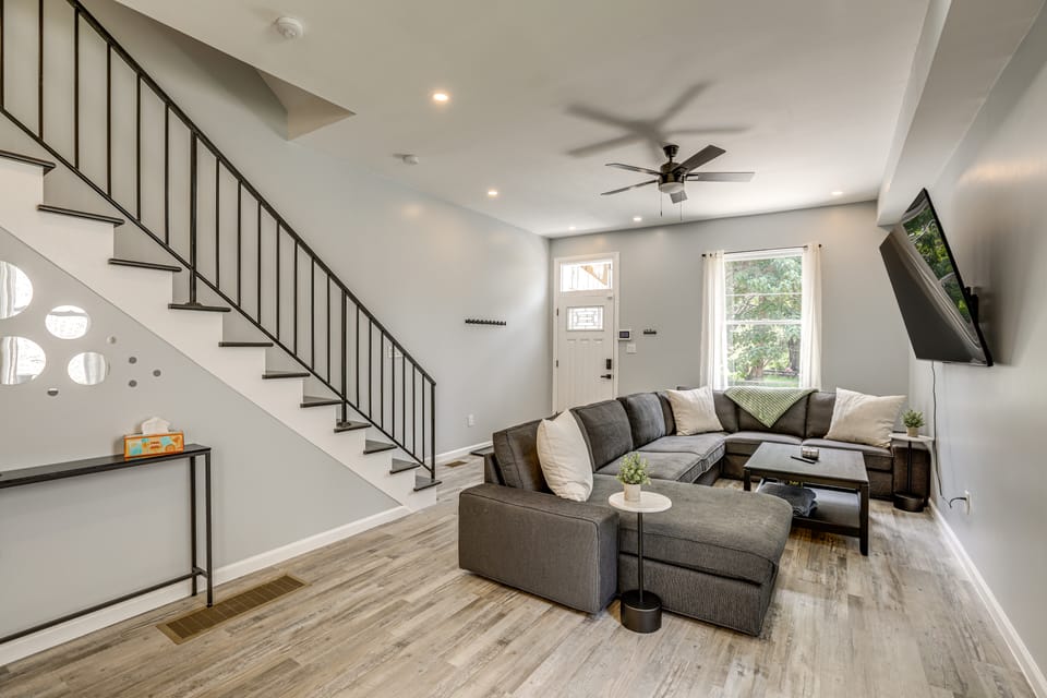 Group Getaway w/ Games & Patio in Philadelphia! Apartment in Philadelphia