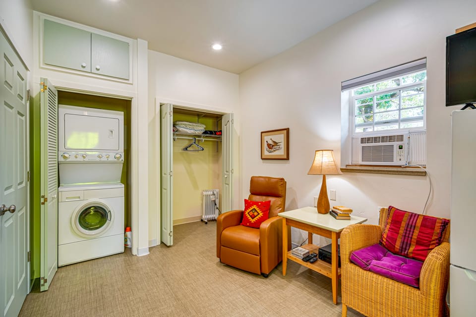 Fish, Raft & Hike: Southwest OR Couple’s Retreat! Apartment in Oregon