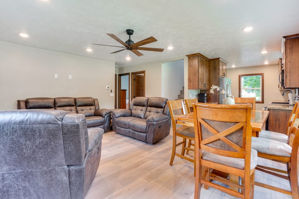 Sioux Falls Home Near Downtown: 2 Living Areas! House in Sioux Falls