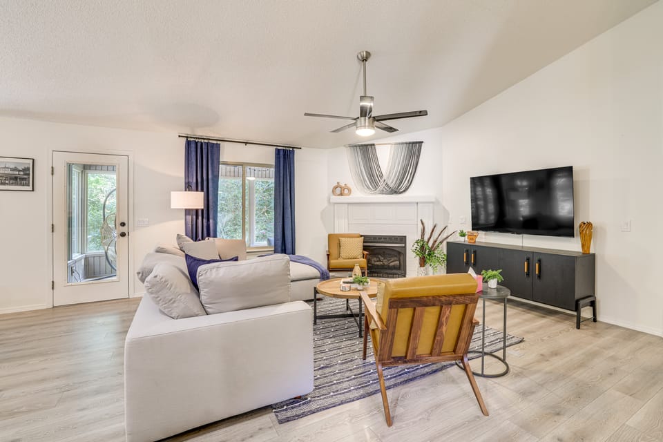 Bike, Golf, Swim: Modern Bella Vista Home w/ Deck! House in Bella Vista