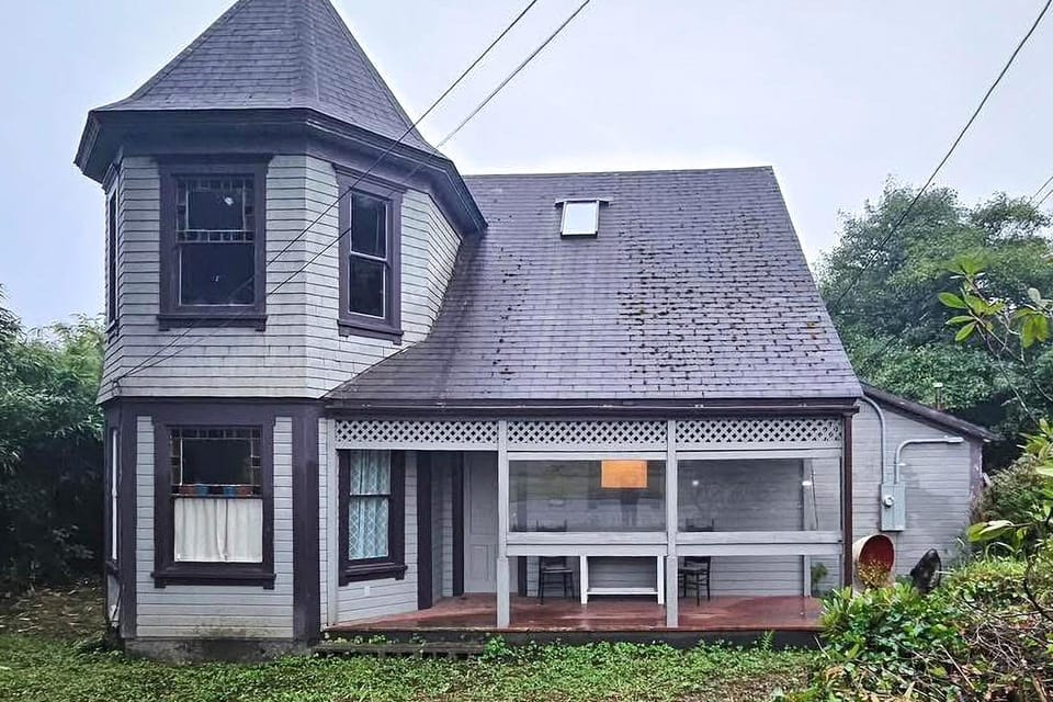 Walk to Main Avenue: Cozy Unit in Warrenton Apartment in Washington