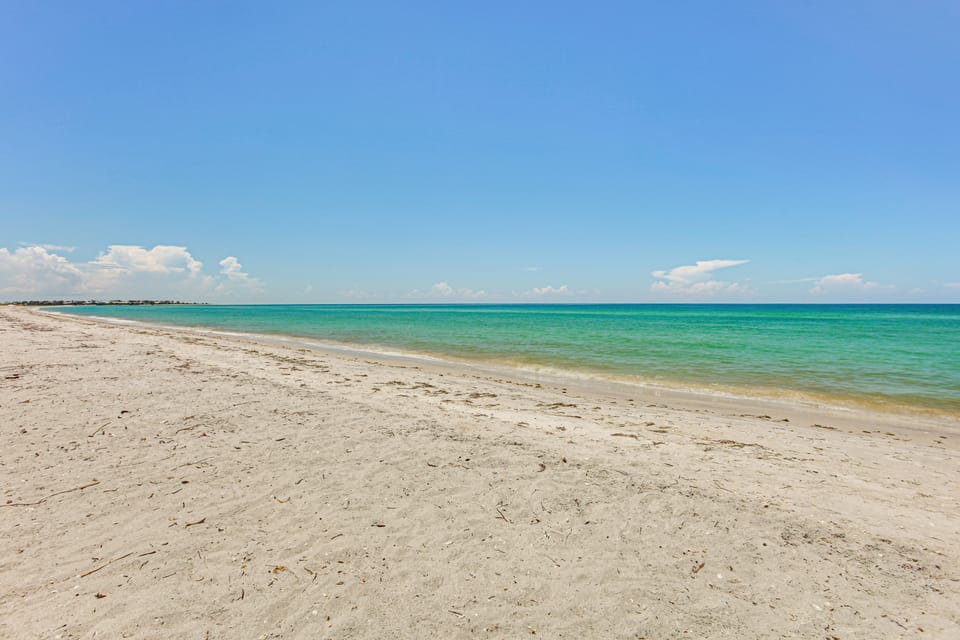 Beachfront Island Condo on Florida Gulf Coast Apartment in Little Gasparilla