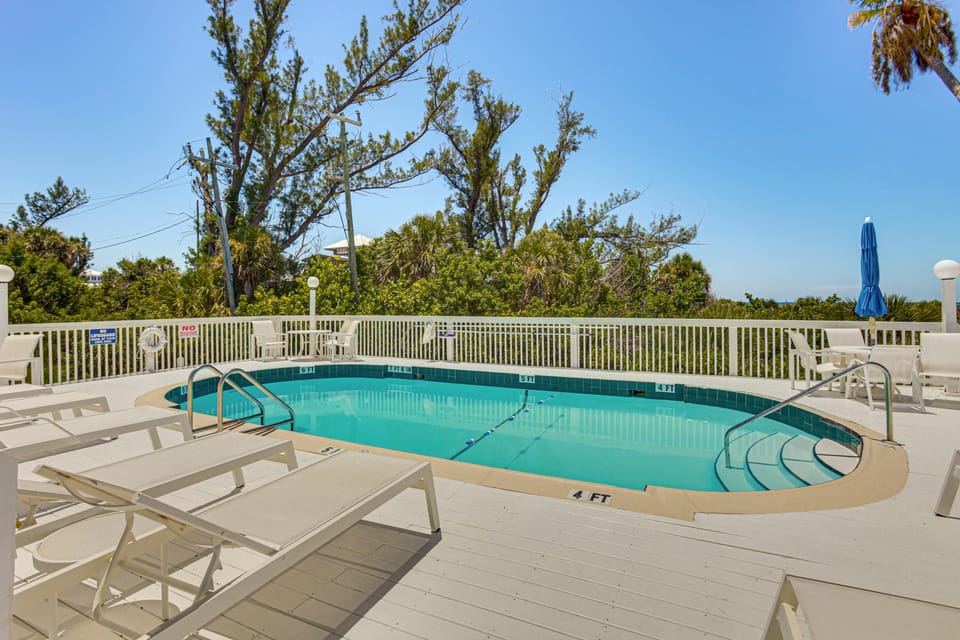 Beachfront Island Condo on Florida Gulf Coast Apartment in Little Gasparilla