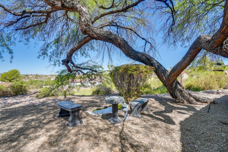 Backyard Oasis & Hot Tub: Mtn-View Wickenburg Home House in Wickenburg