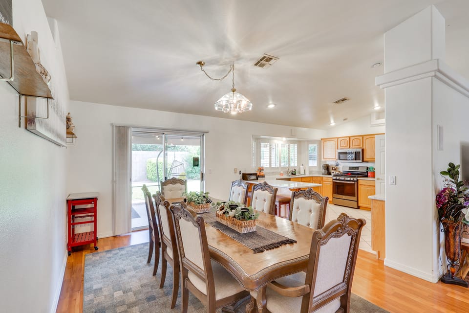 Kingman Family Home: Yard, Grill & Room to Relax! House in Kingman