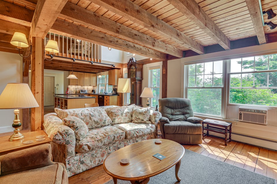 Rural Retreat 3 Mi to Morrisville & Rail Trail! House in Hyde Park