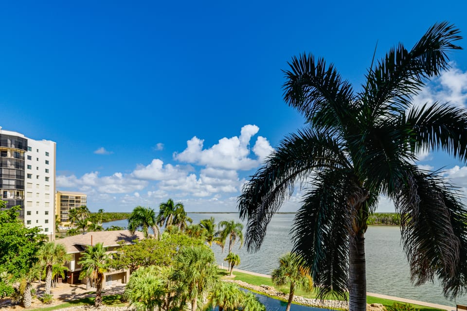 < 1 Mi to Fort Myers Beach: Bayfront Condo w/ Pool Apartment in Estero Island