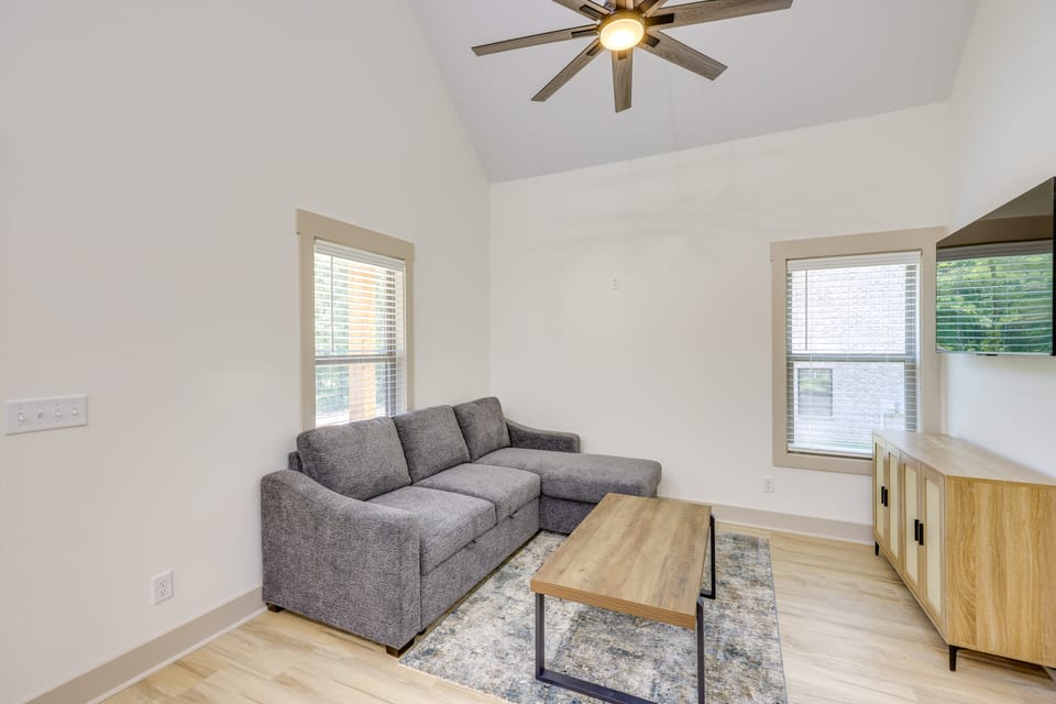Walk to Sports Complex: Home in Millbrook! House in Millbrook
