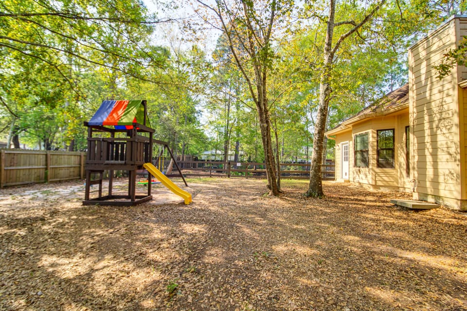 Spacious Yard! Navarre Home in Quiet Neighborhood House in Florida