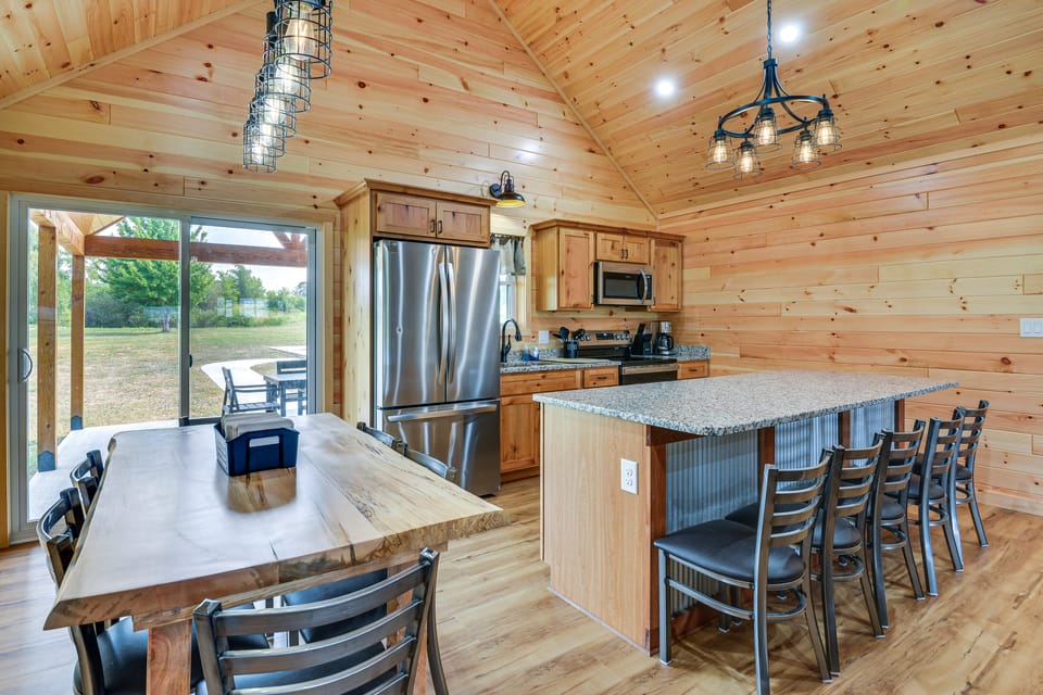 3 Mi to St Lawrence River: Spacious Ranch Home House in New York