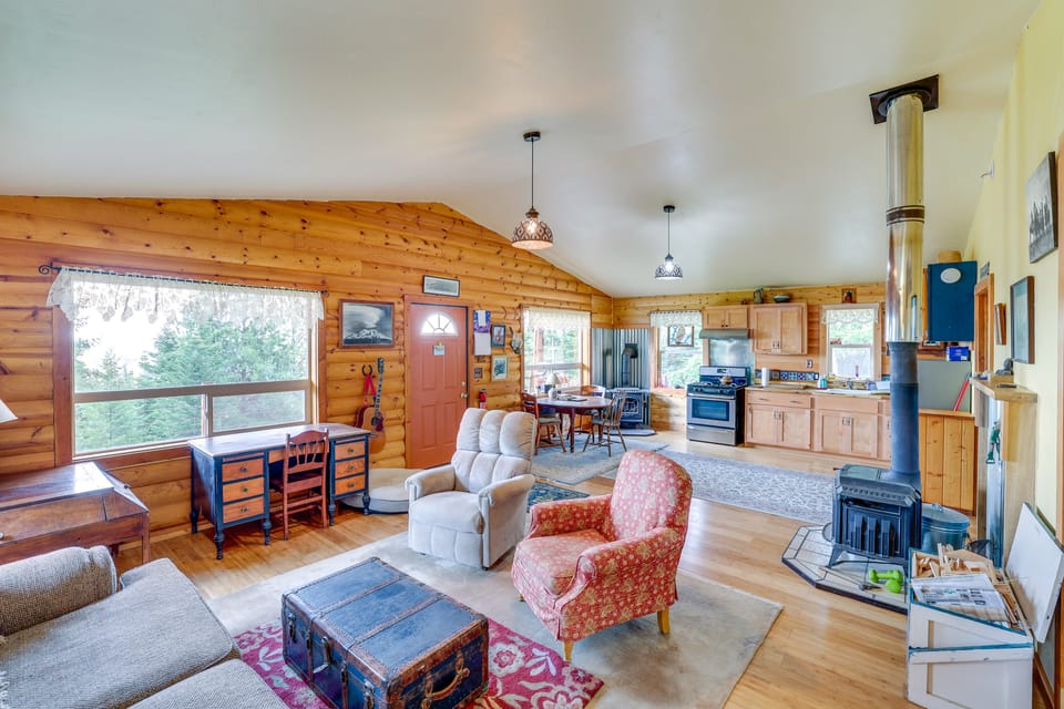 Pet-Friendly Cabin on 10 Acres in Joseph: Private! House in Oregon