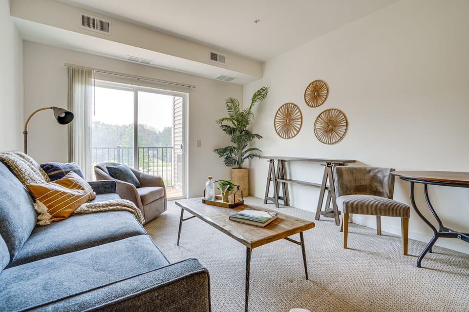 4 Mi to National Sports Center: Apt in Blaine Apartment in Blaine