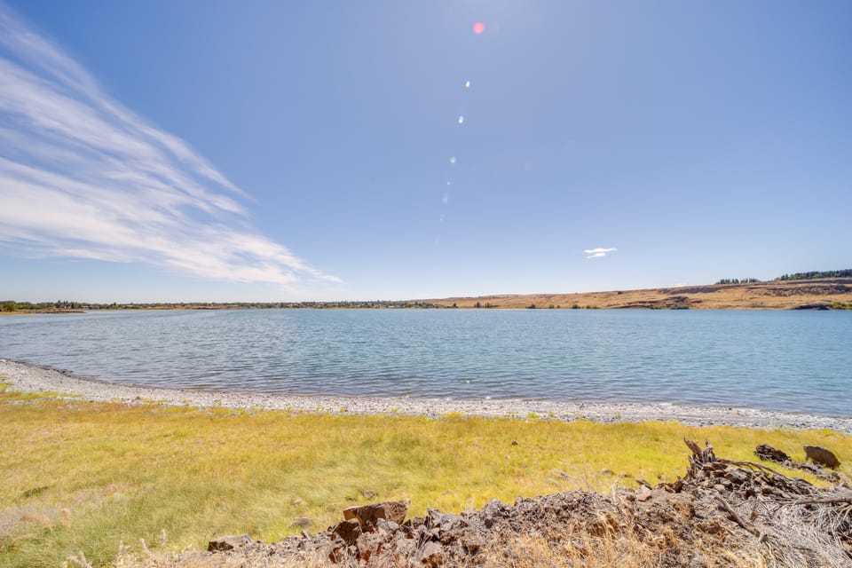 Walk to Water: Soap Lake Studio w/ Patio! Apartment in Washington