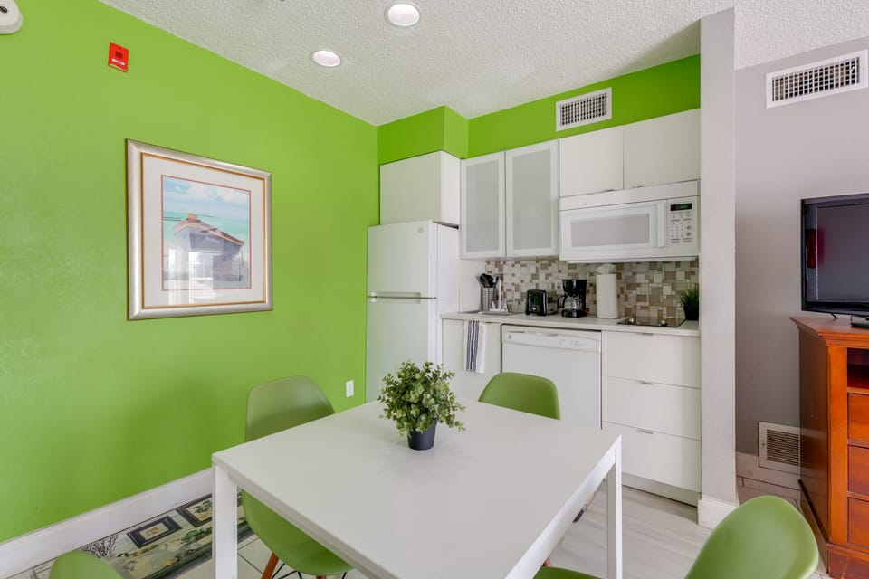 2 Mi to Disney & Old Town: Resort Condo w/ Perks Apartment in Bay Lake