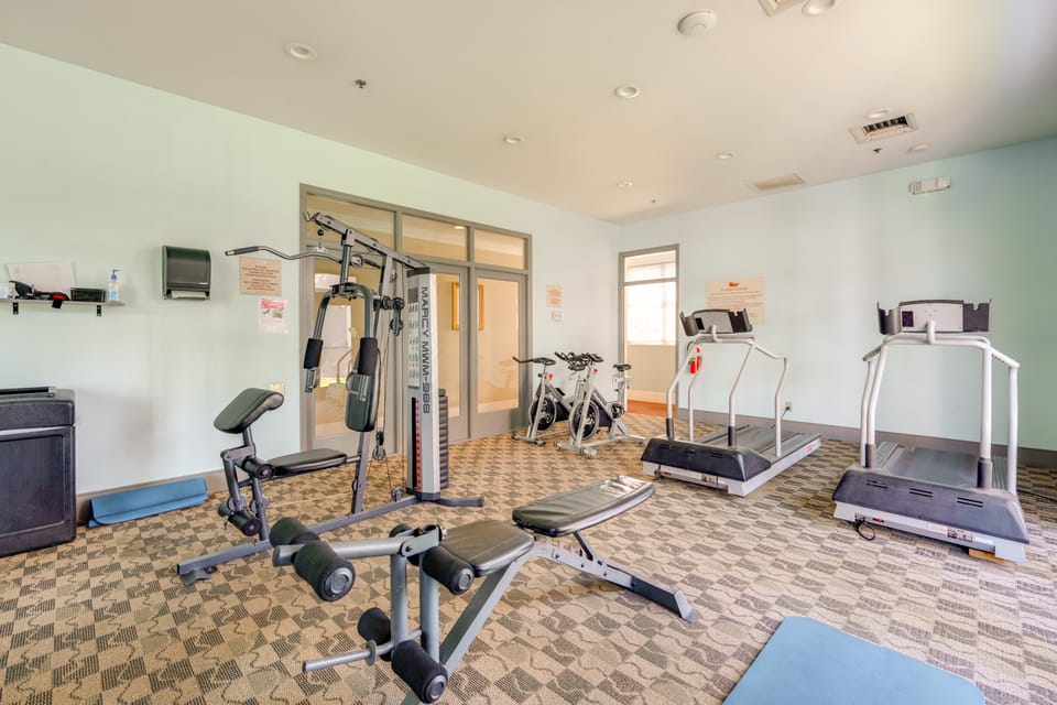 2 Mi to Disney: Resort Condo w/ Pool Access Apartment in Bay Lake