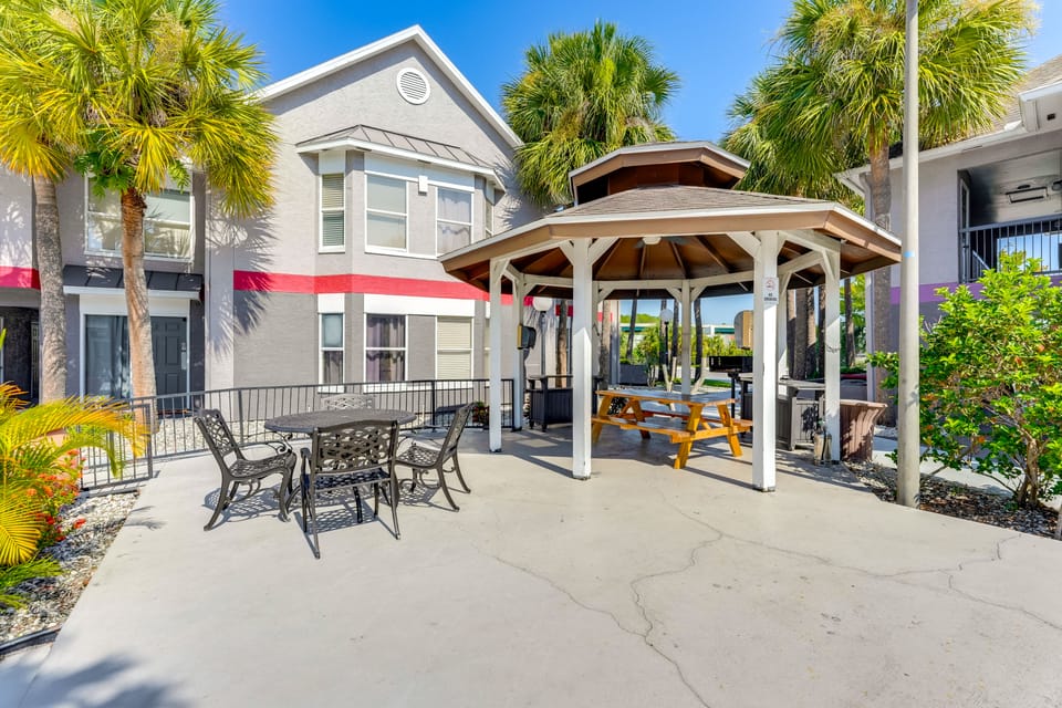 2 Mi to Disney: Resort Condo w/ Pool Access Apartment in Bay Lake