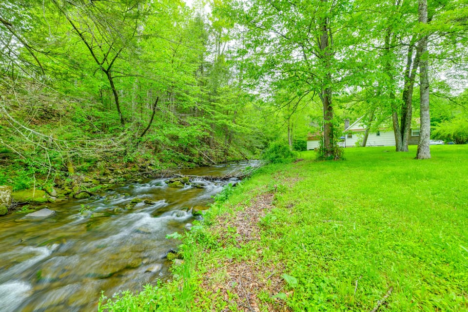 Serene Duplex w/ On-Site Brook in Callicoon Center Apartment in Pennsylvania