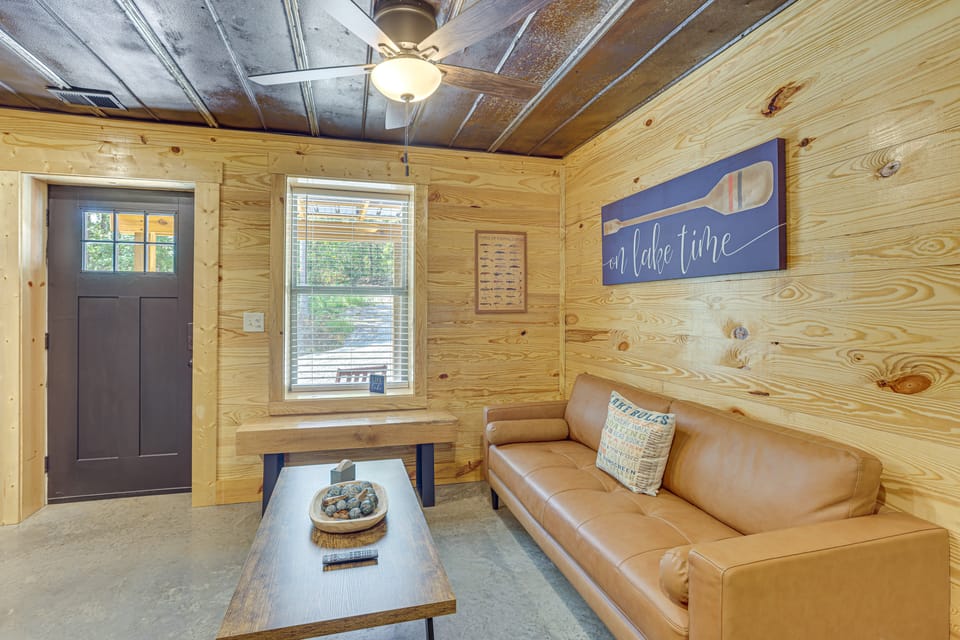 3 Mi to Water: Logan Martin Lake Cabin Getaway House in Logan Martin Lake
