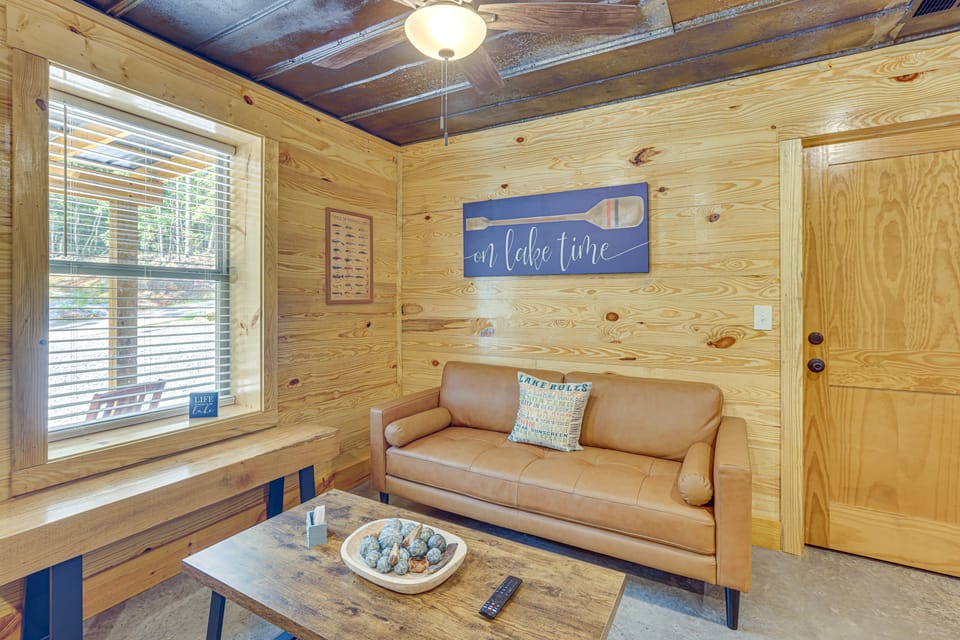 3 Mi to Water: Logan Martin Lake Cabin Getaway House in Logan Martin Lake