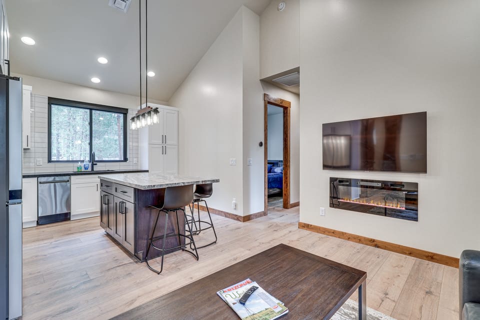 Contemporary & Cozy! Pinetop Country Club Casita Cottage in Arizona