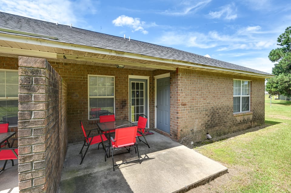 Pirate Game Day Base: Greenville Home Near Campus! Apartment in Greenville