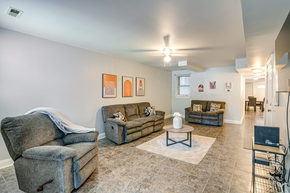 1 Mi to Washington Park: Spacious 1st-Floor Condo! Apartment in Chicago