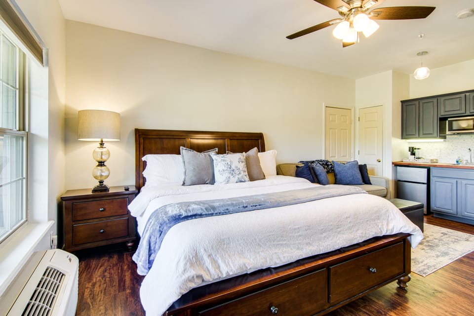 Charming Golf Resort Oasis Near Silver Dollar City Apartment in Table Rock Lake