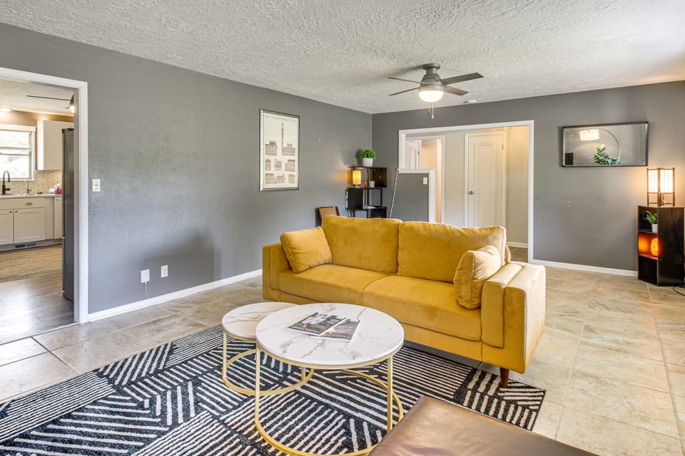 3 Mi to OU Campus: Norman Home w/ Sleek Interior! House in Norman