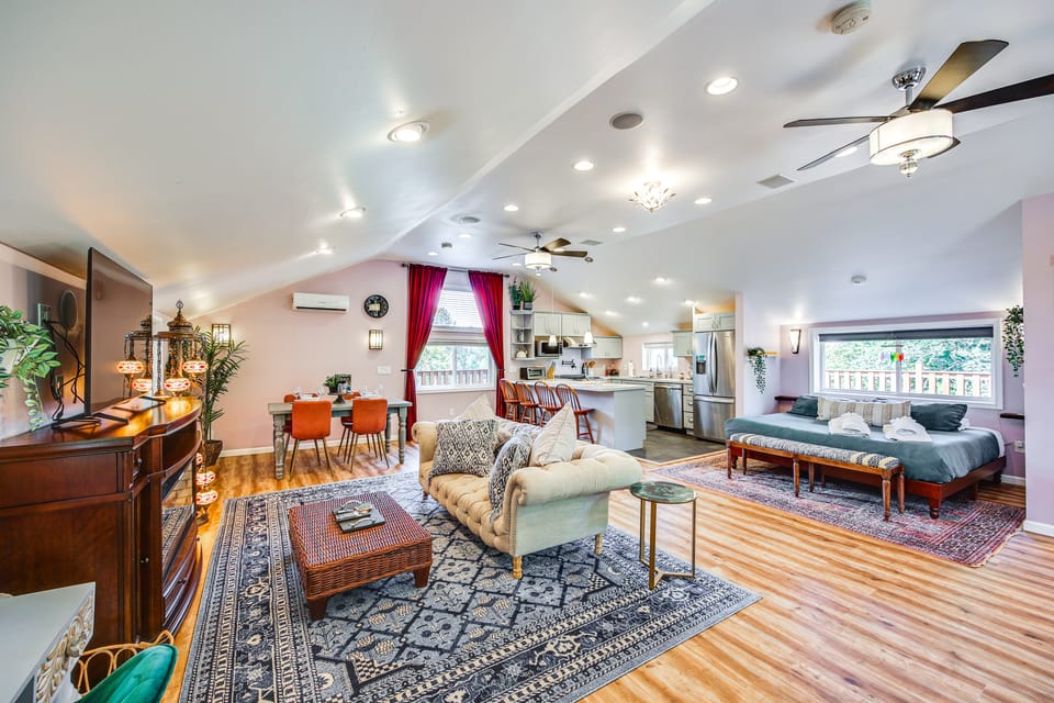 5 Mi to Dtwn Tacoma: Modern Studio Retreat Apartment in Tacoma