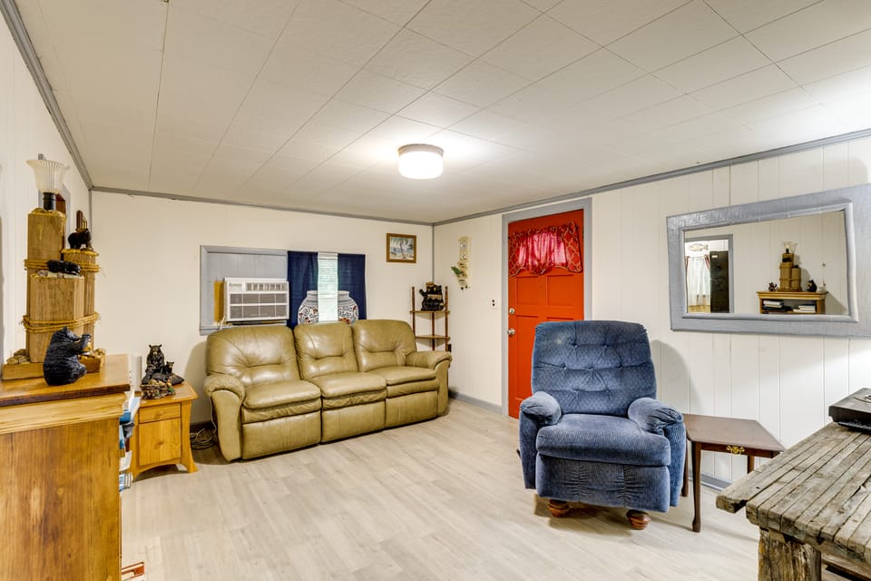 No Pet Fee! Peaceful Escape at Towner Properties House in Alabama
