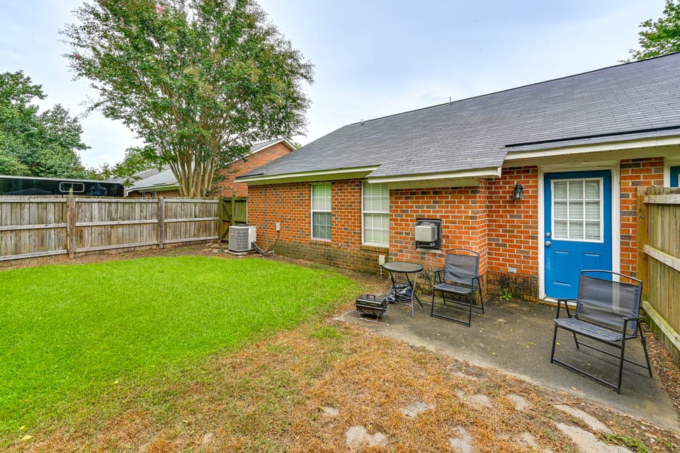 1 Mi to ECU Hospital: Greenville Home w/ Yard! House in Greenville