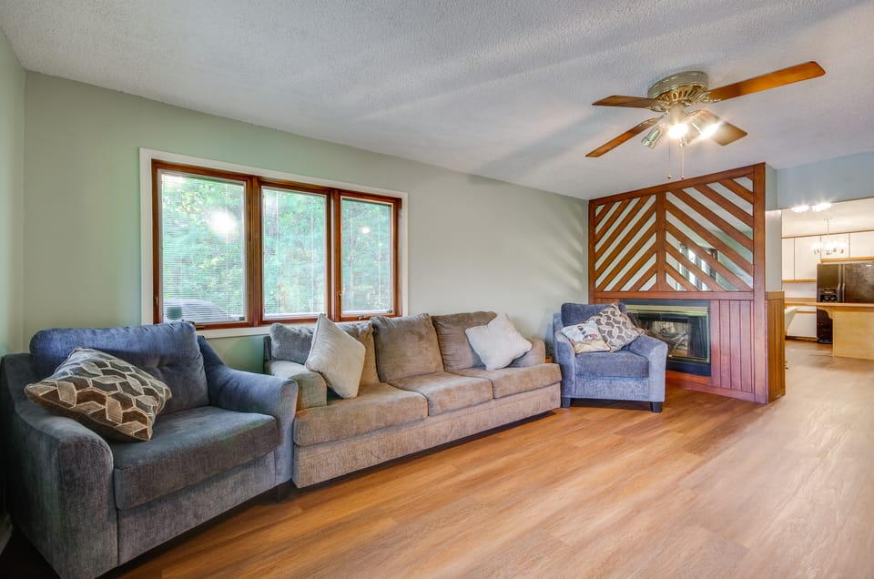 Dock & Prime Location: Lakefront Osage Beach Home House in Osage Beach