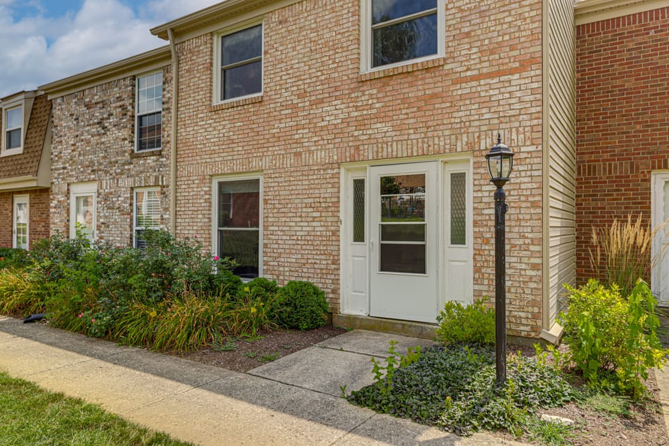 Townhome 10 Mi to WPAFB & Dayton! Apartment in Beavercreek