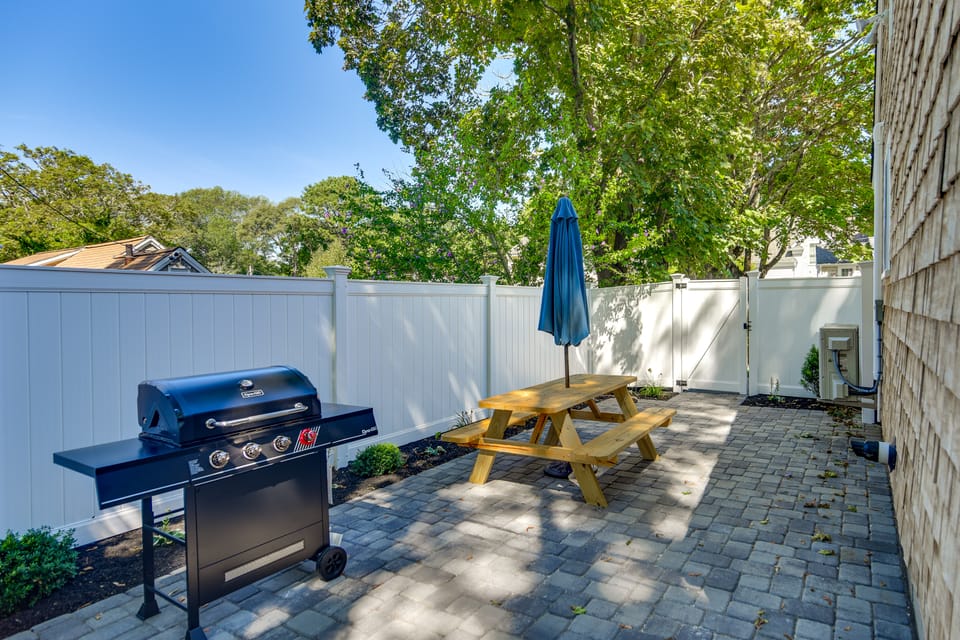 Osterville Gem Steps to Main St! Relax fireside House in Osterville