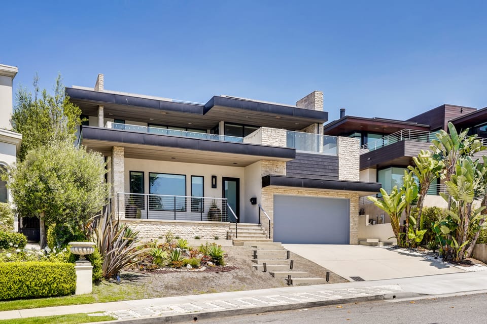 Shop, Dine & Walk to Ocean: Redondo Beach Apt! Apartment in Redondo Beach