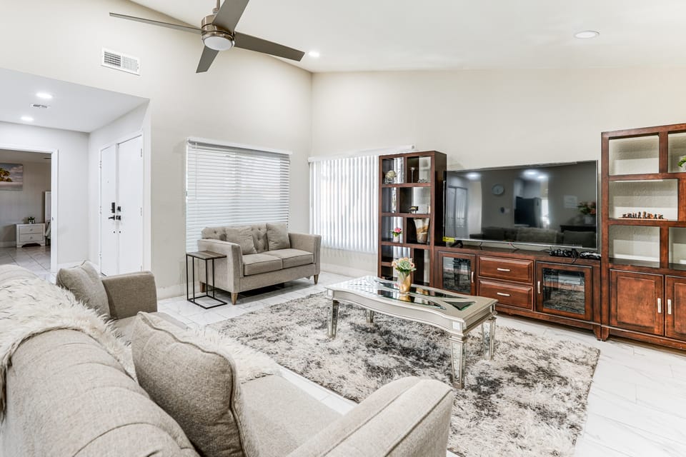 Mesa Oasis w/ Diving Pool By Spring Training, Dtwn House in Dobson Ranch