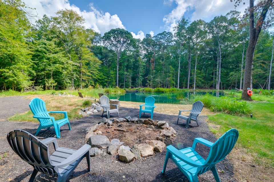 1/2 Acre Pond, Rec Room! Private Oasis in Nanjemoy House in Maryland